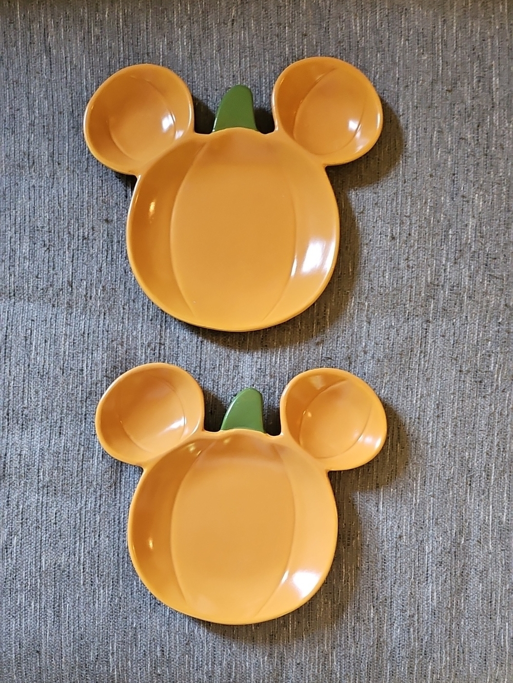 Mickey Mouse/Disney Pumpkin Mickey Ears Orange and Green Serving Dish Set